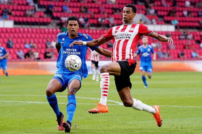 PSV speelt gelijk in oefenduel tegen Vitesse