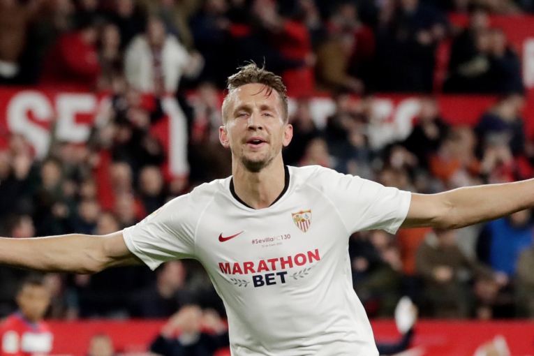 De Jong brengt Sevilla naar finale Europa League