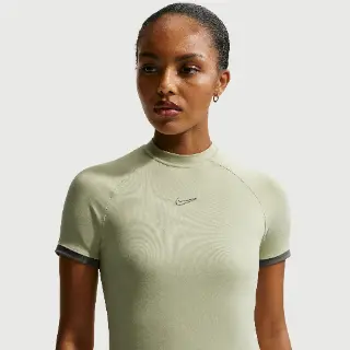 Nike aansluitende top met korte mouwen voor dames - Groen
