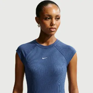 Nike Chill Knit strakke, geribde top met korte mouwen voor dames - Blauw