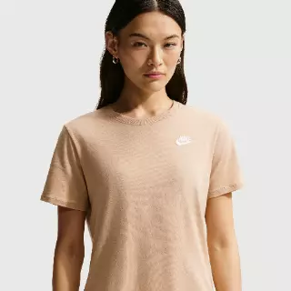 Nike Club Essentials T-shirt voor dames - Bruin