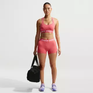Nike Pro bikeshorts met halfhoge taille voor dames (8 cm) - Roze