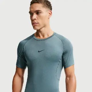 Nike Pro Dri-FIT strakke fitnesstop met korte mouwen voor heren - Grijs
