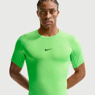 Nike Pro Dri-FIT strakke fitnesstop met korte mouwen voor heren - Groen
