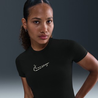 Nike Sportswear aansluitend kort T-shirt voor dames - Zwart
