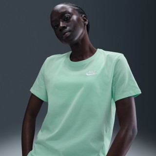 Nike Sportswear Club Essentials T-shirt voor dames - Groen