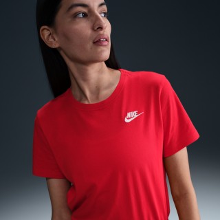 Nike Sportswear Club Essentials T-shirt voor dames - Rood