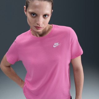 Nike Sportswear Club Essentials T-shirt voor dames - Roze