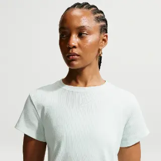 Nike strak kort T-shirt met ribbels voor dames - Groen