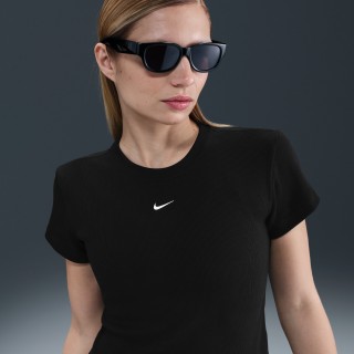 Nike strak kort T-shirt met ribbels voor dames - Zwart