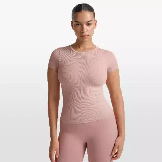 NikeSKIMS Ribbed Seamless damestop met korte mouwen - Roze