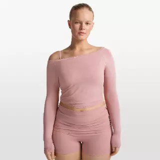 NikeSKIMS Stretch Knit damestop met lange mouwen en blote schouder - Roze