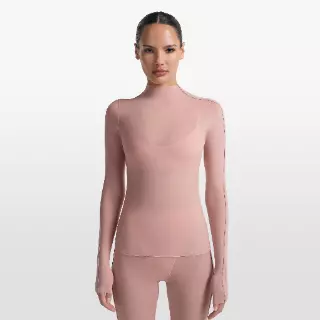 NikeSKIMS Weightless Layers damestop met opstaande kraag en lange mouwen - Roze