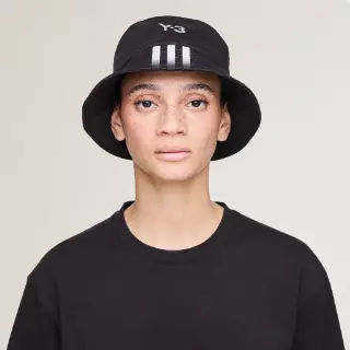 Adidas Y-3 MERCEDES-AMG PETRONAS FORMULA 1 TEAM VISSERSHOEDJE