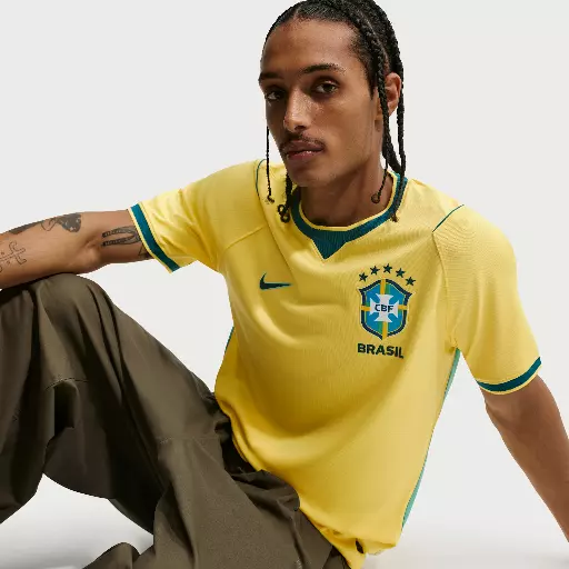 Brazilië 2026 Stadium Thuis Nike Dri-FIT replica voetbalshirt voor heren - Geel