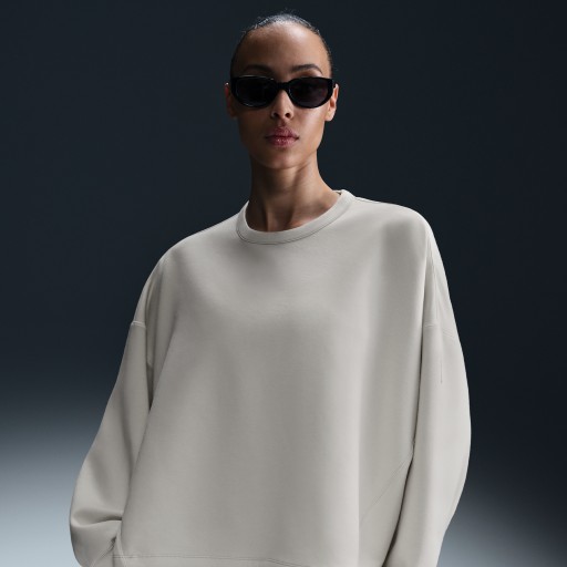 Nike 24.7 ImpossiblySoft Dri-FIT oversized damestop met ronde hals - Bruin