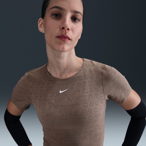 Nike Pro Dri-FIT korte damestop van jacquard met korte mouwen - Bruin