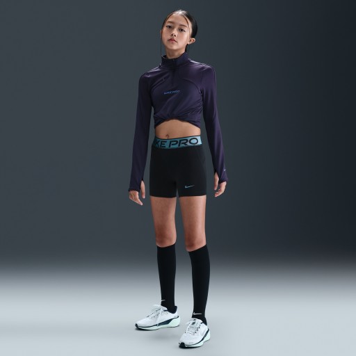 Nike Pro Dri-FIT shorts met glanzende accenten voor meisjes (8 cm) - Zwart