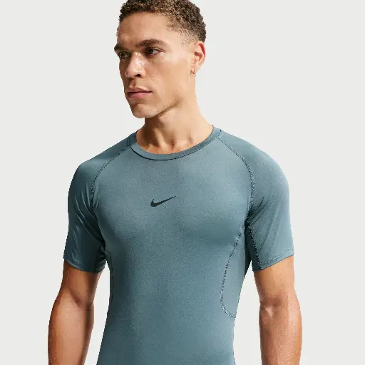 Nike Pro Dri-FIT strakke fitnesstop met korte mouwen voor heren - Grijs