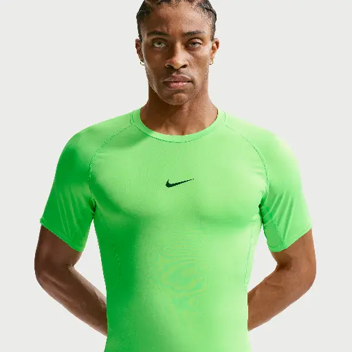 Nike Pro Dri-FIT strakke fitnesstop met korte mouwen voor heren - Groen
